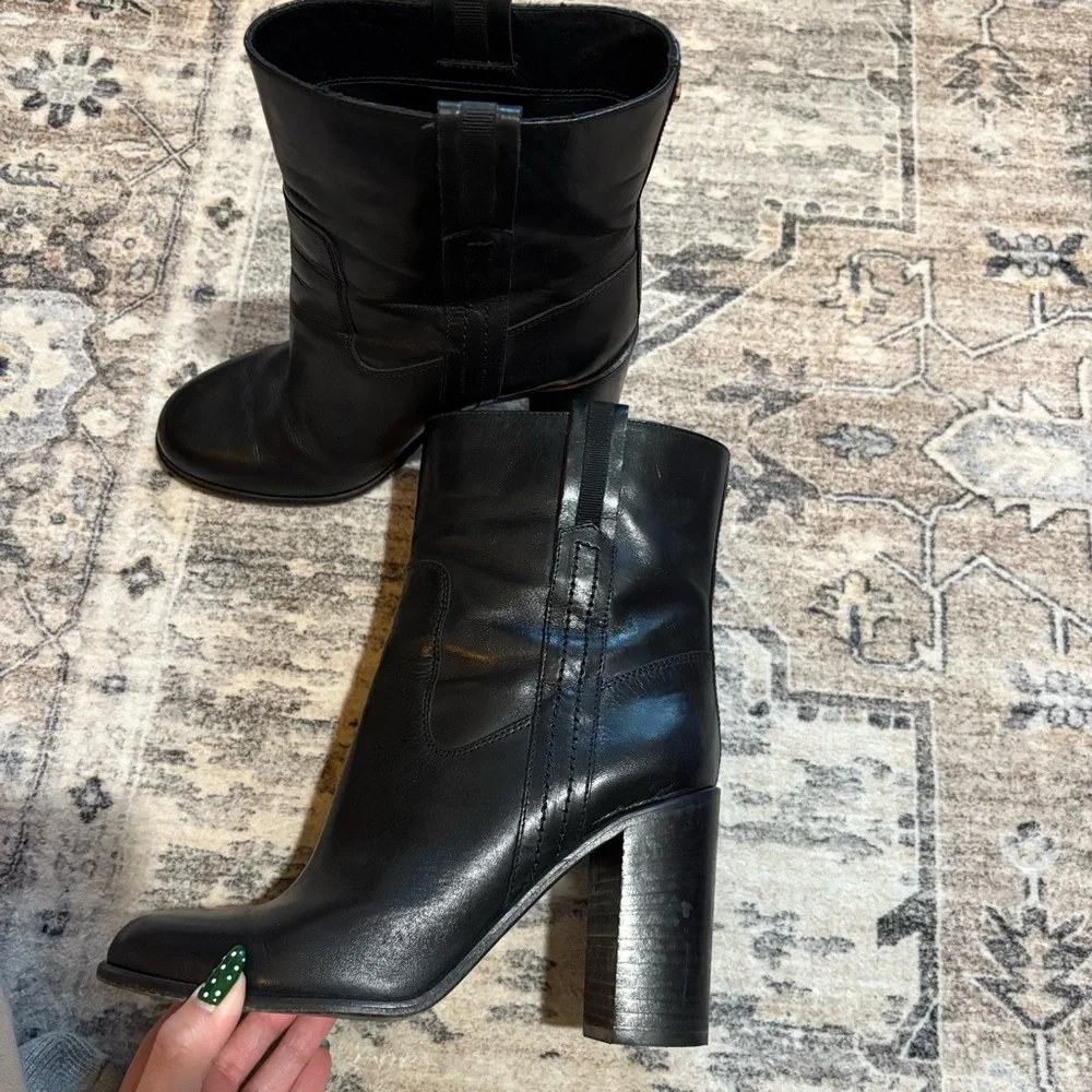 Kate spade baise black Leather heeled boots size 8